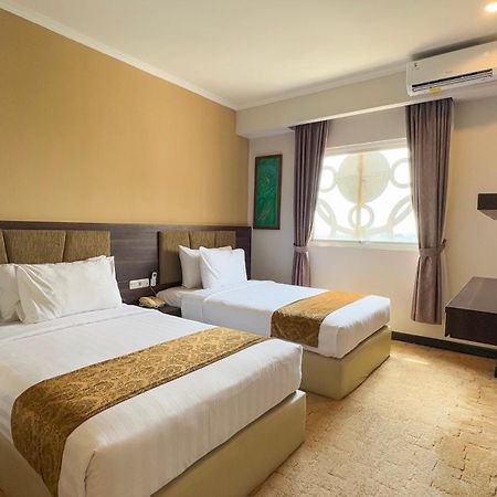 Lorin Syariah Solo Hotel Luaran gambar