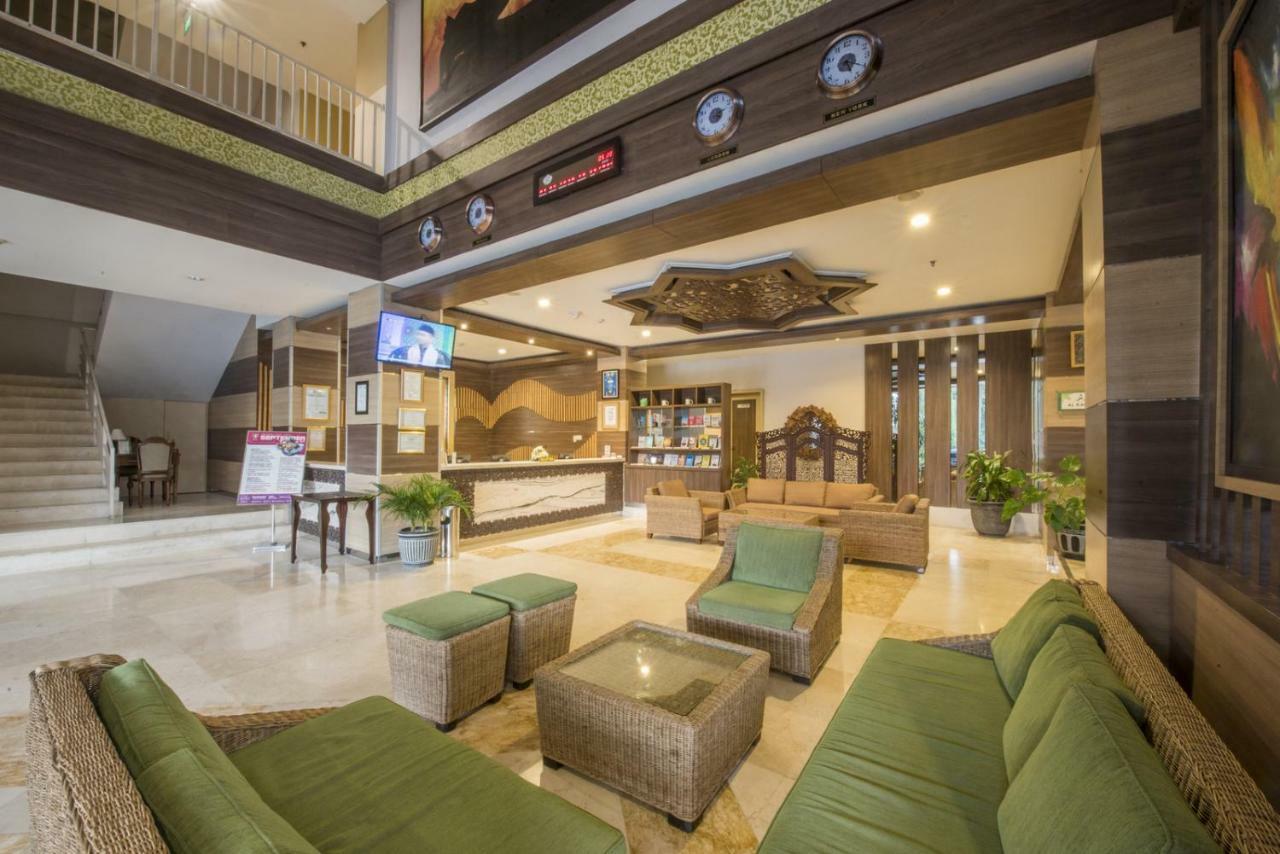 Lorin Syariah Solo Hotel Luaran gambar
